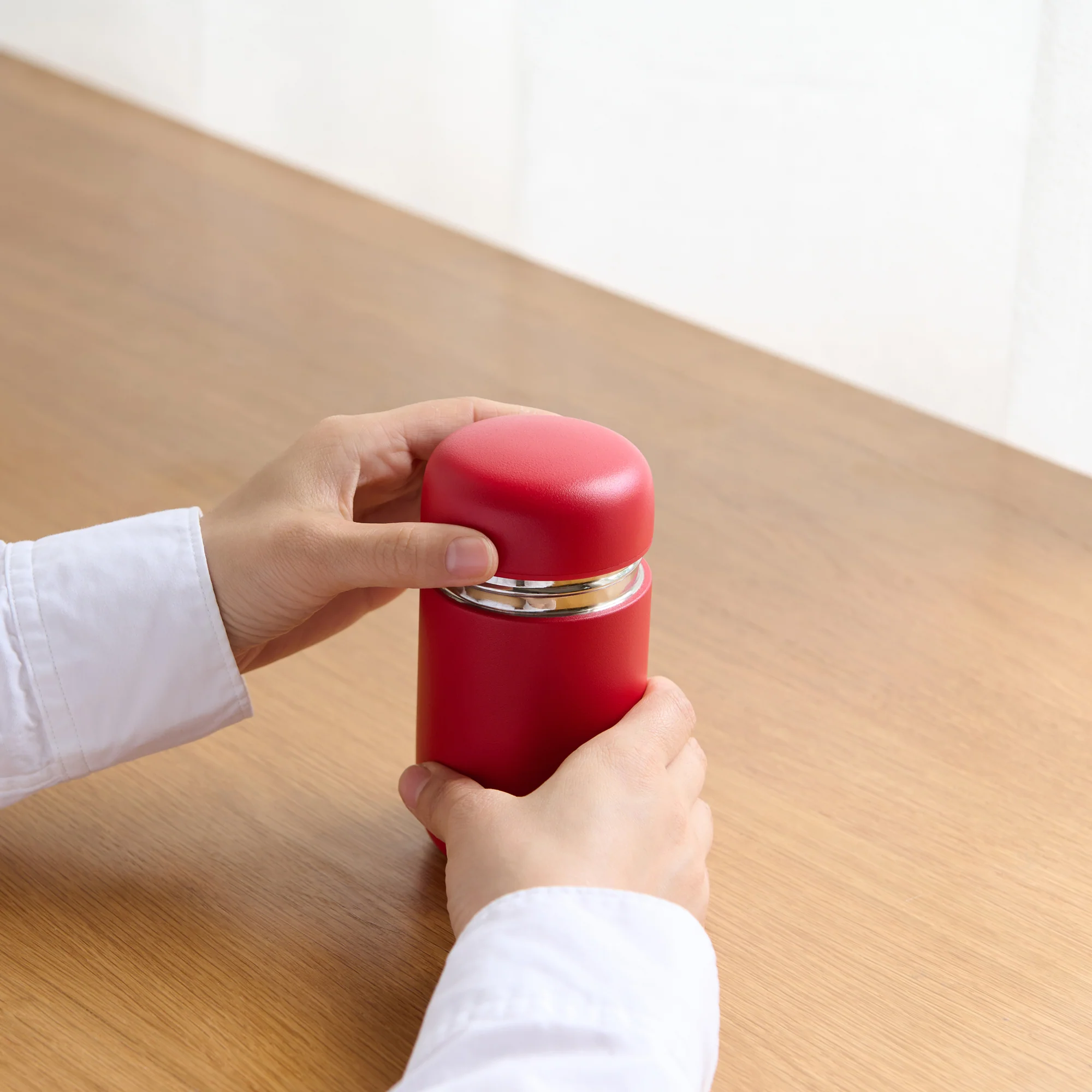 Stainless Steel Bottle - Red (7.4 fl oz) - Image 13