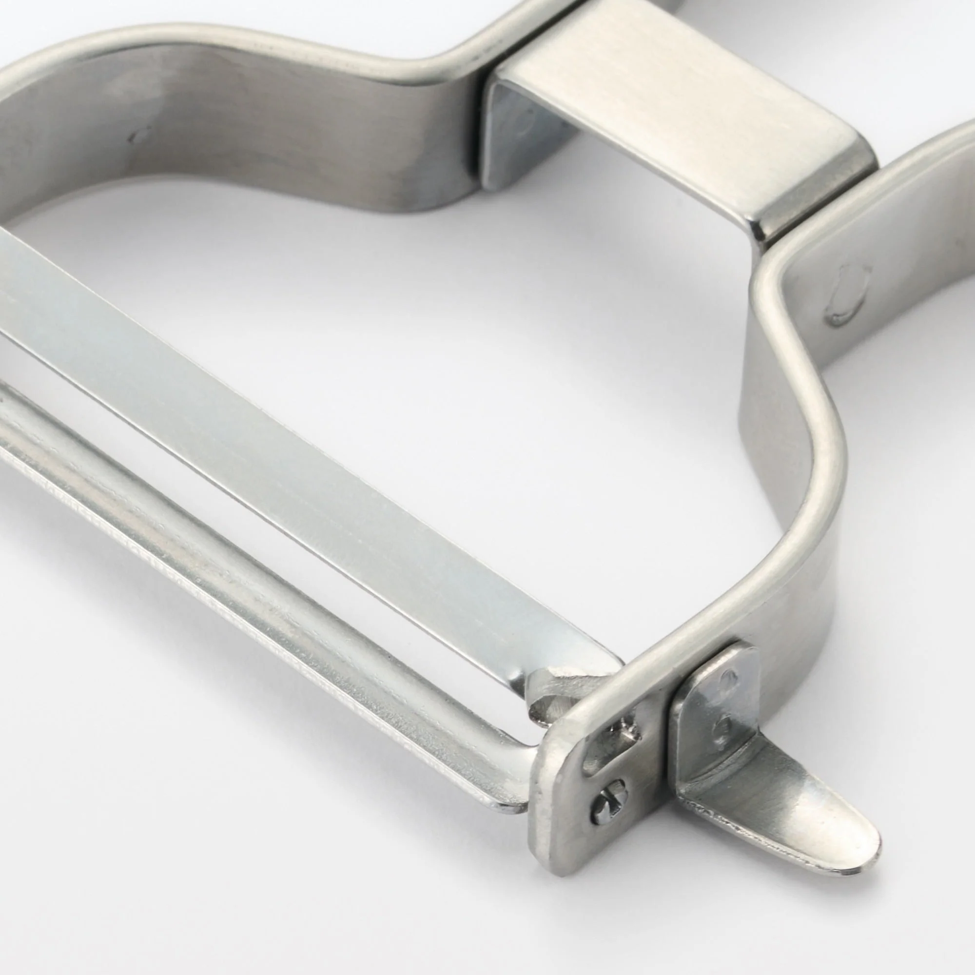 Stainless Steel Peeler - Image 4