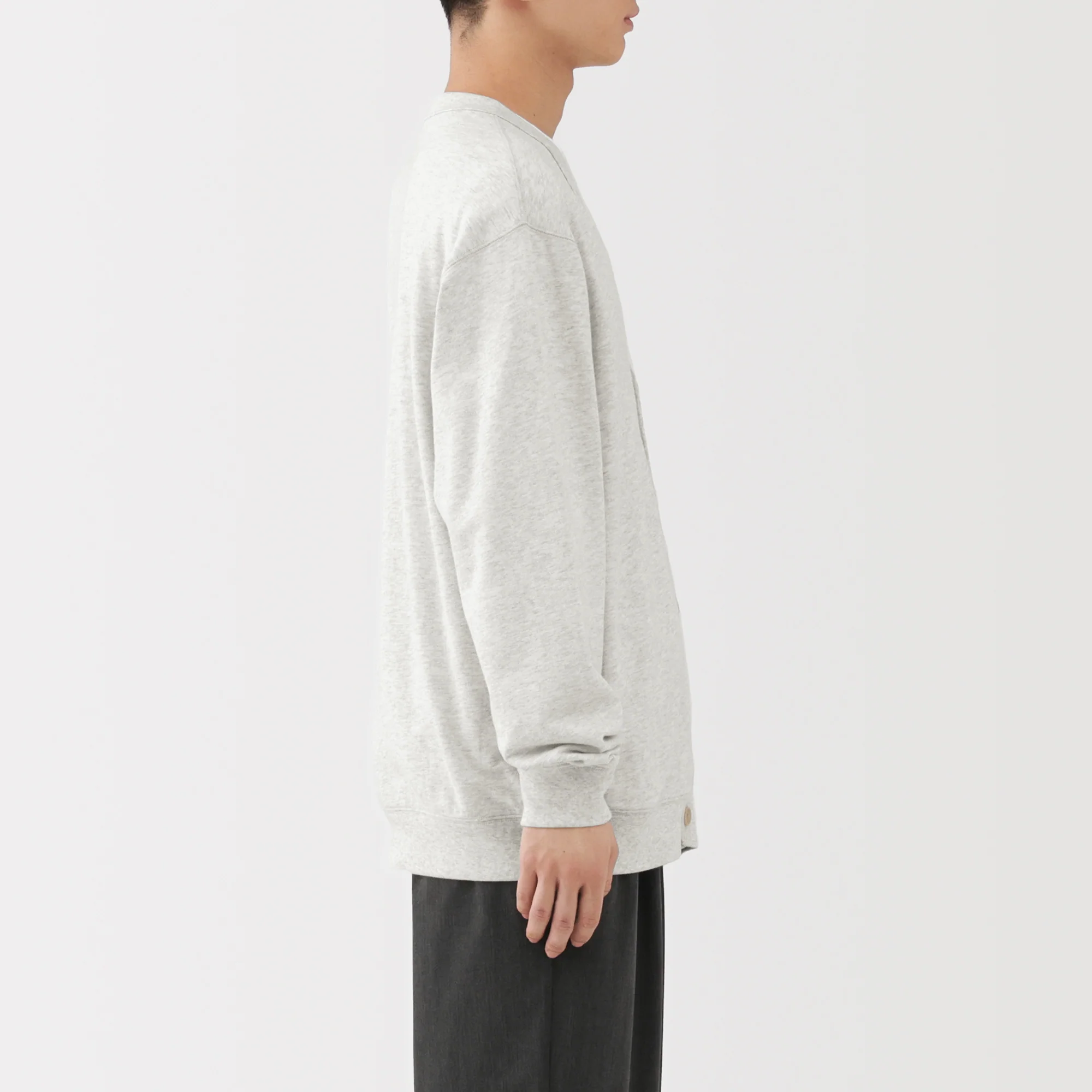 Sweatshirt V-Neck Cardigan - Image 13