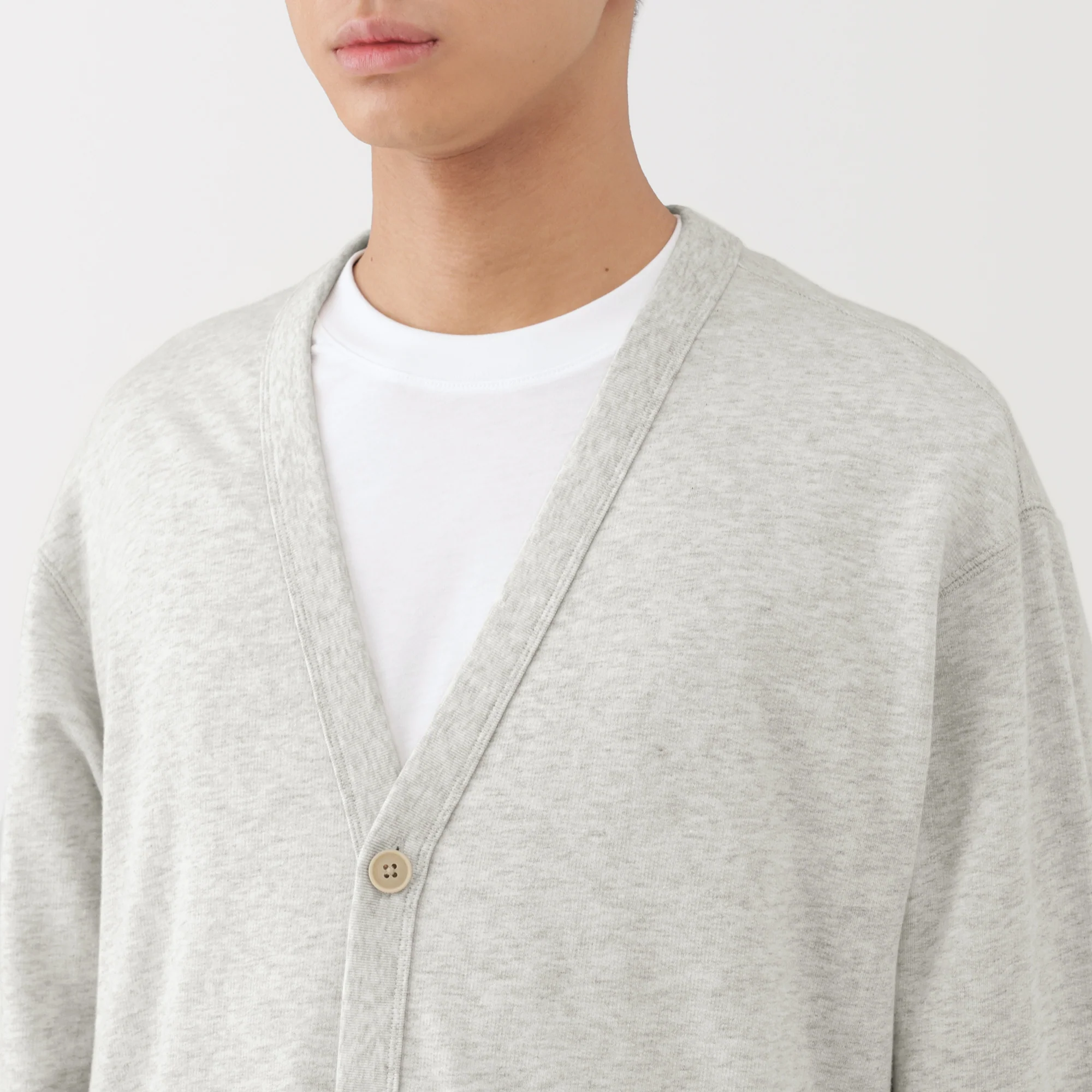 Sweatshirt V-Neck Cardigan - Image 15