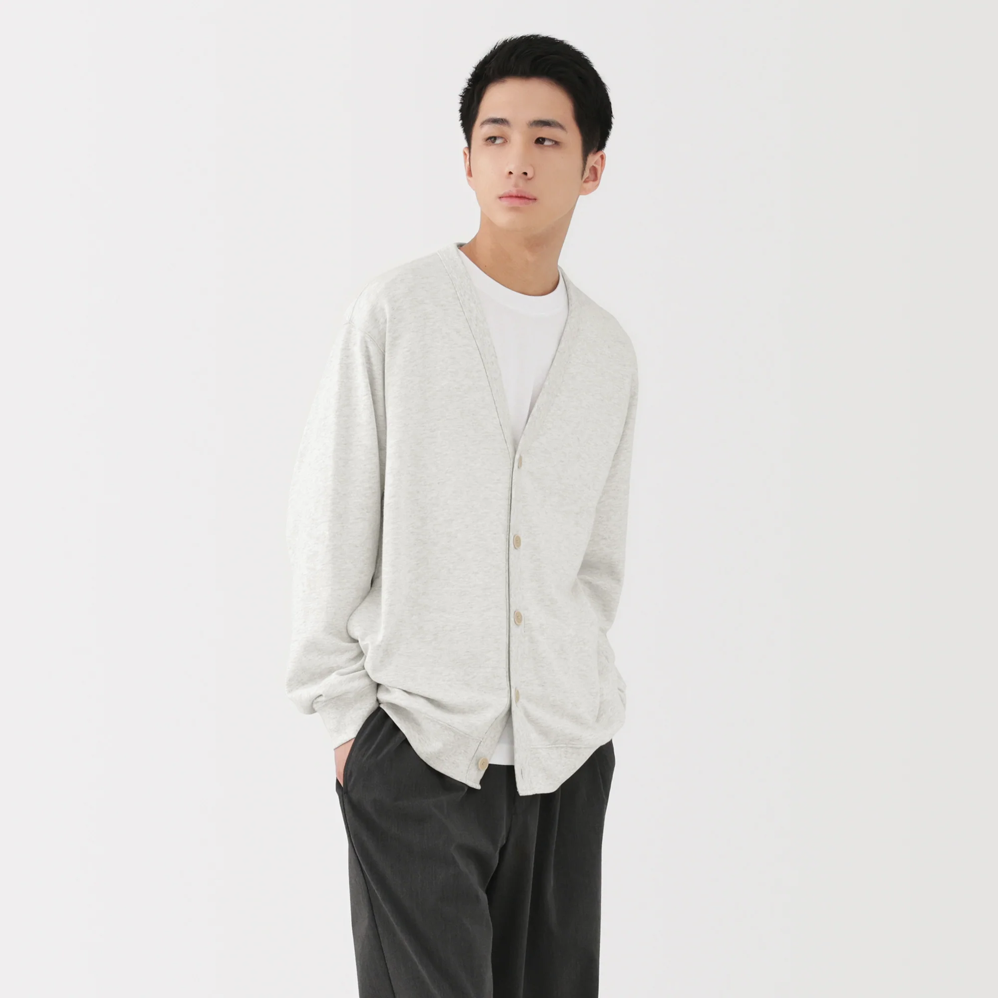 Sweatshirt V-Neck Cardigan - Image 19