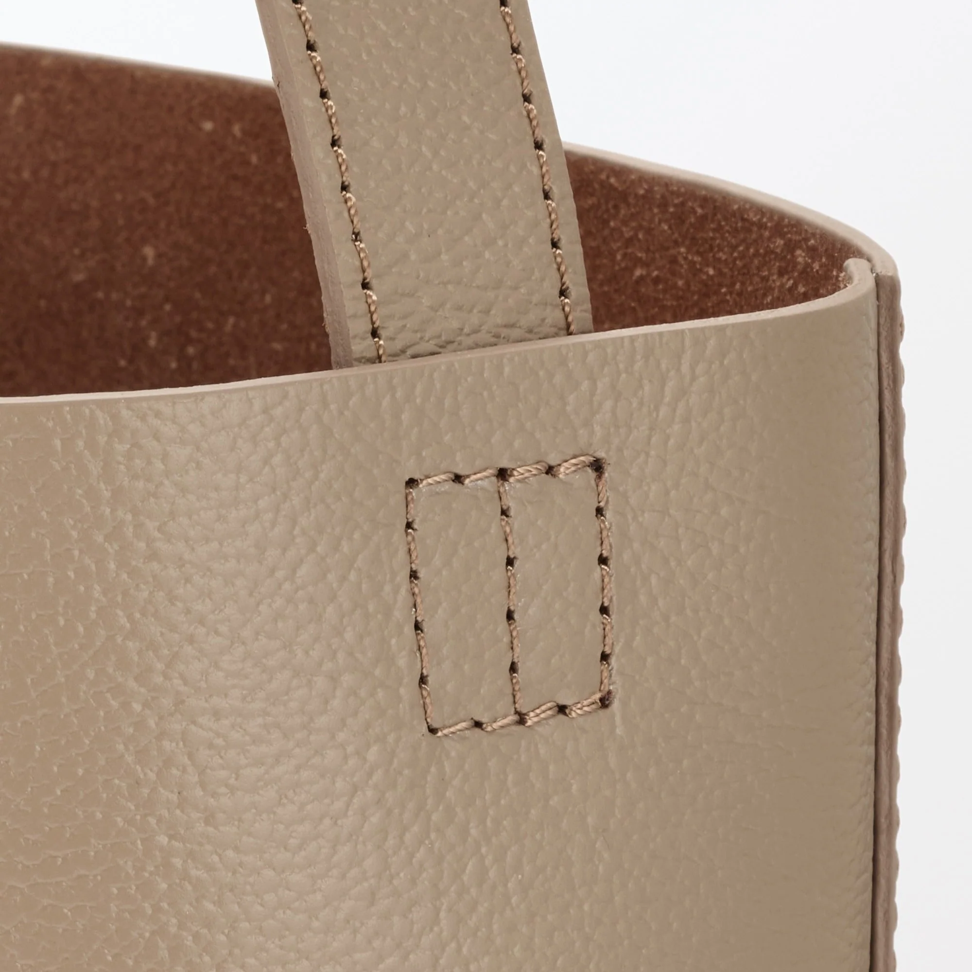 Tanned Leather Shoulder Bag - Image 16