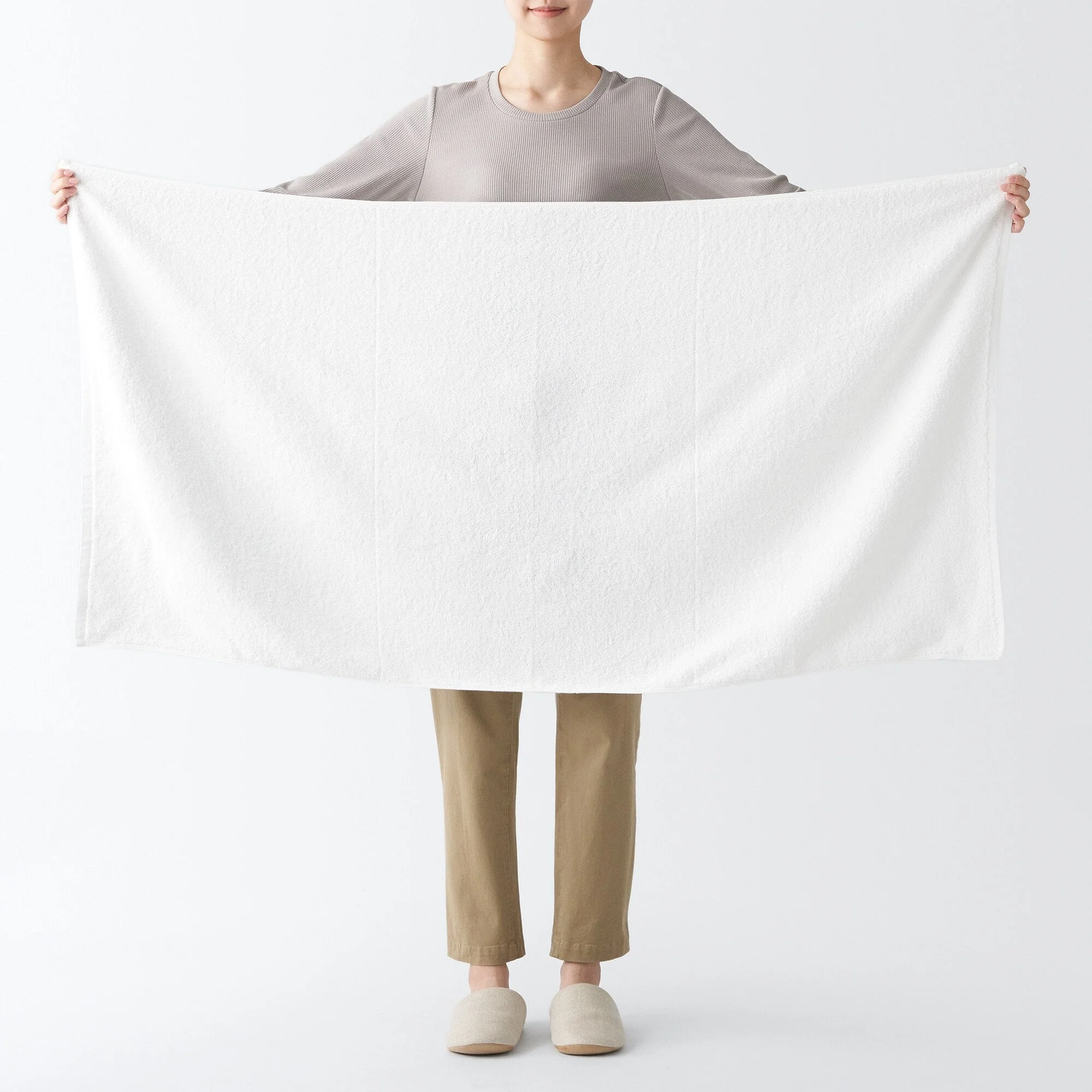 Thick Pile Bath Towel - Image 9