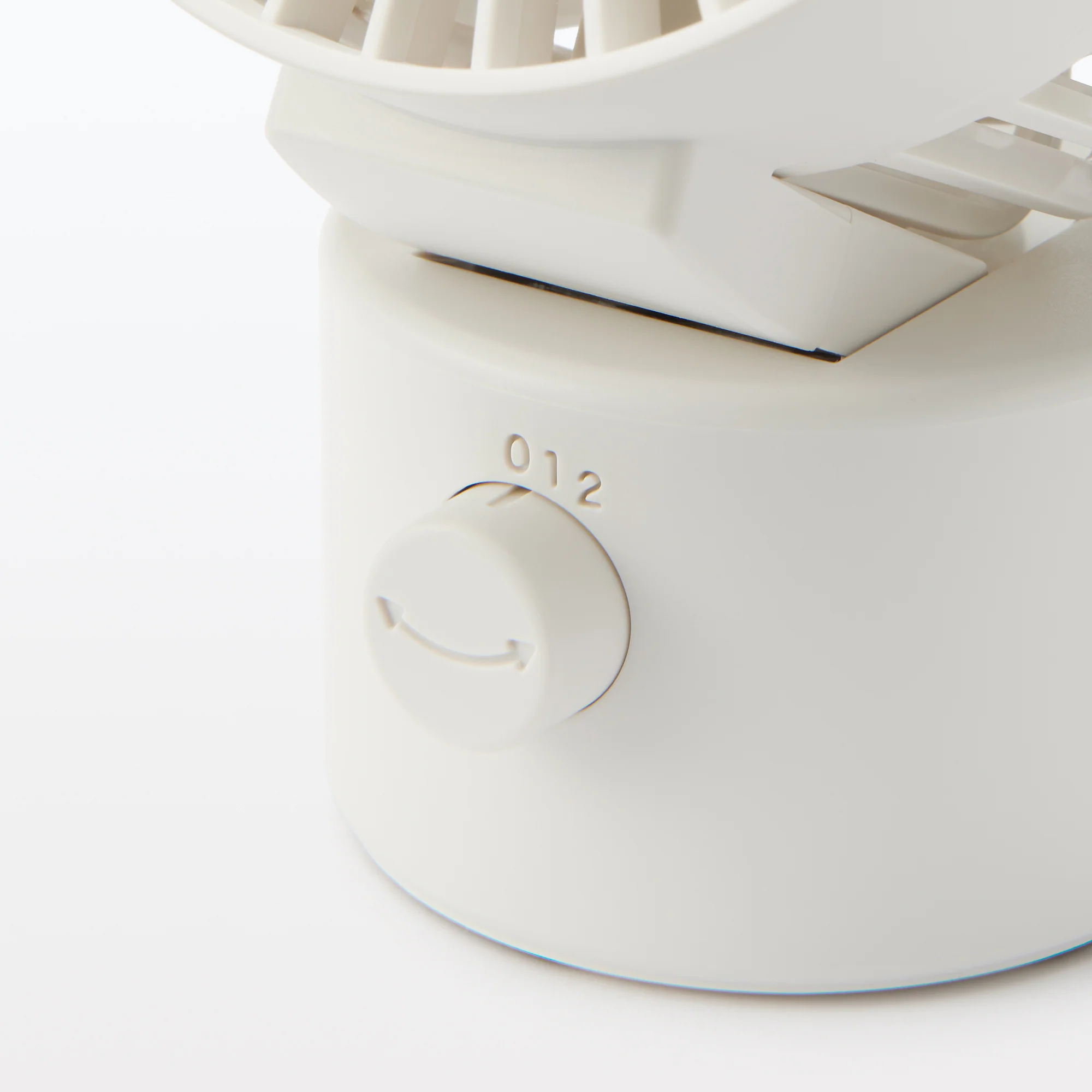 USB Desk Fan with Oscillation - Image 5