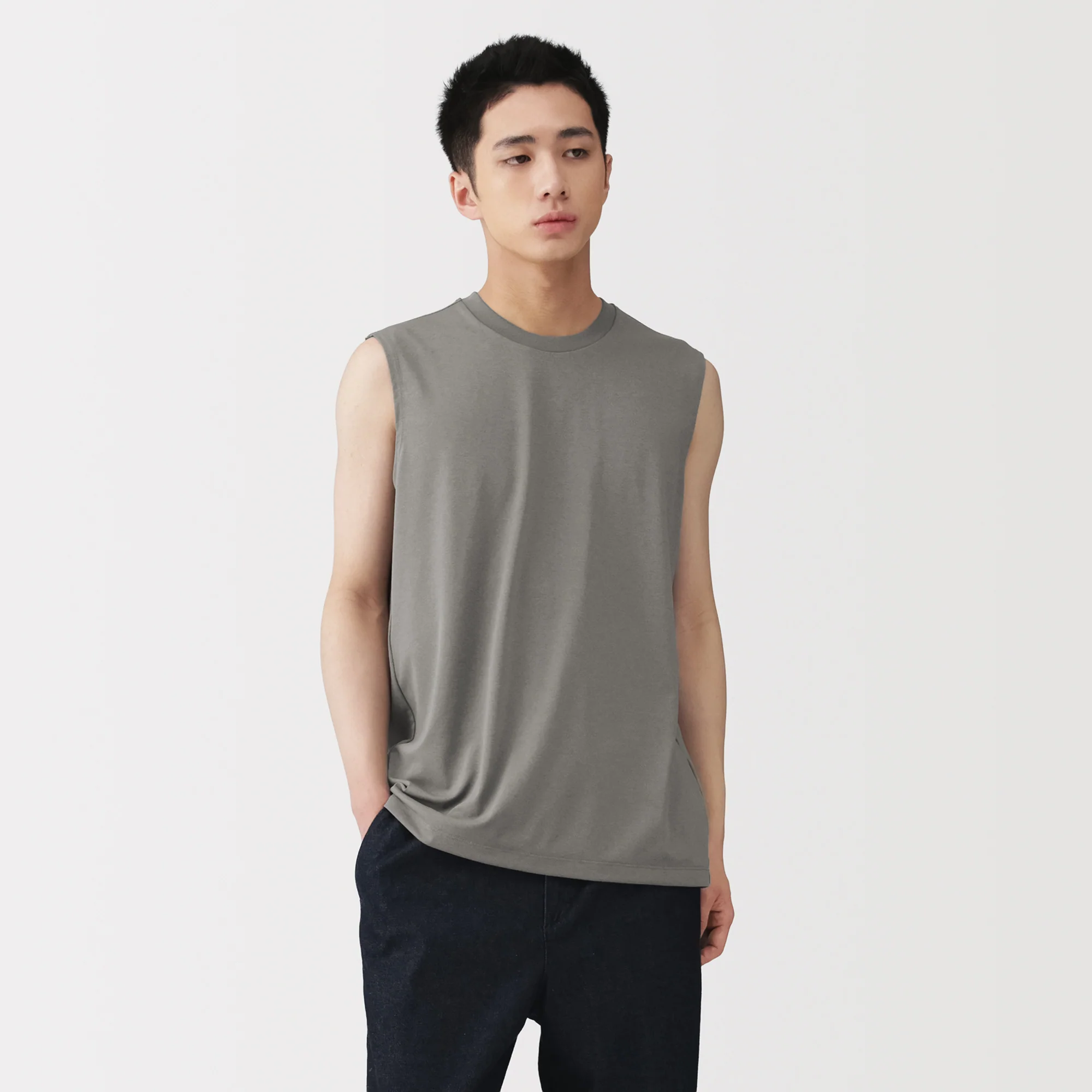 UV Protection Sleeveless T-Shirt - Image 3