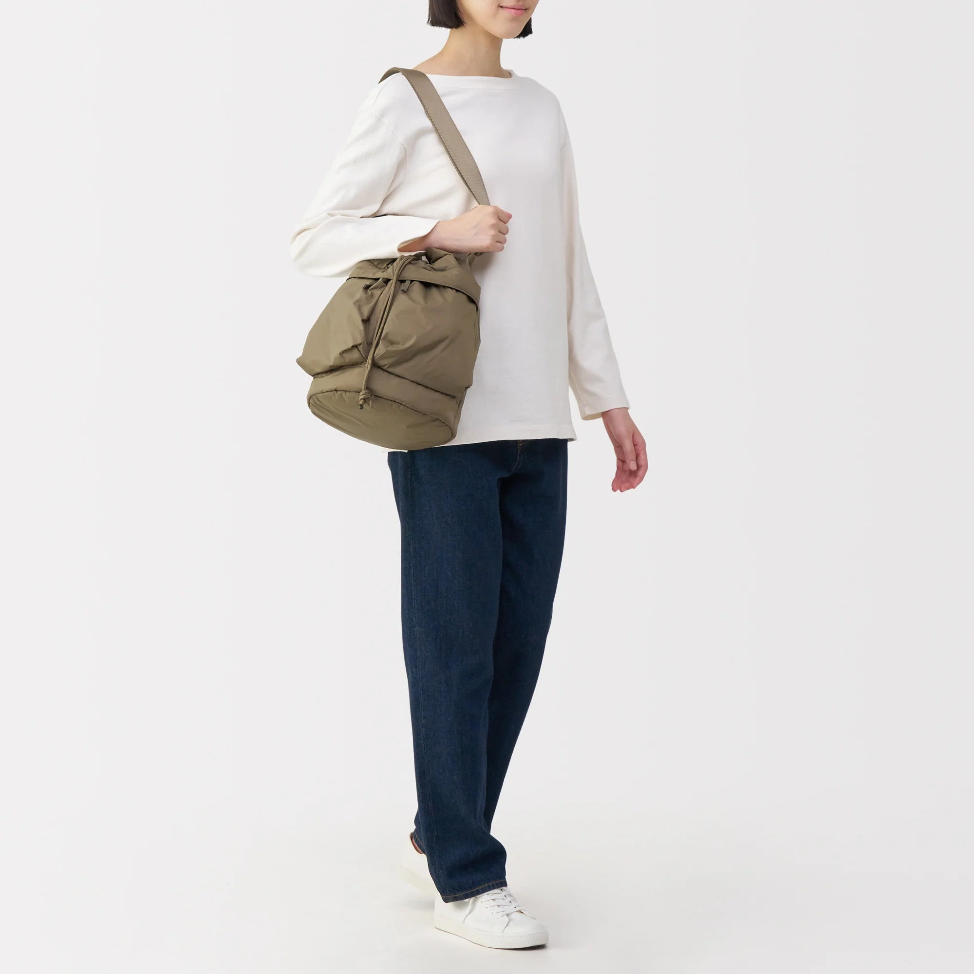 Water Repellent Padded Drawstring Bag - Image 14