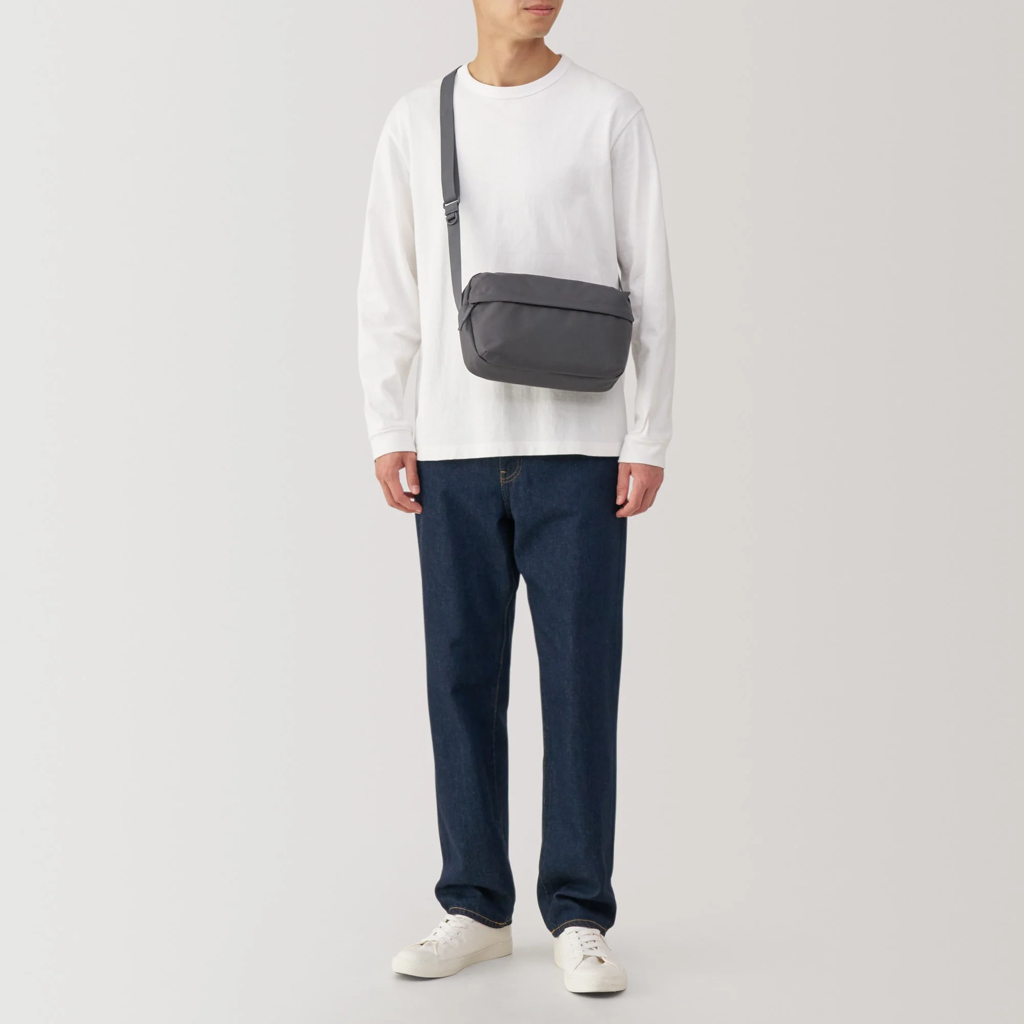 Water Repellent Shoulder Bag - Image 12