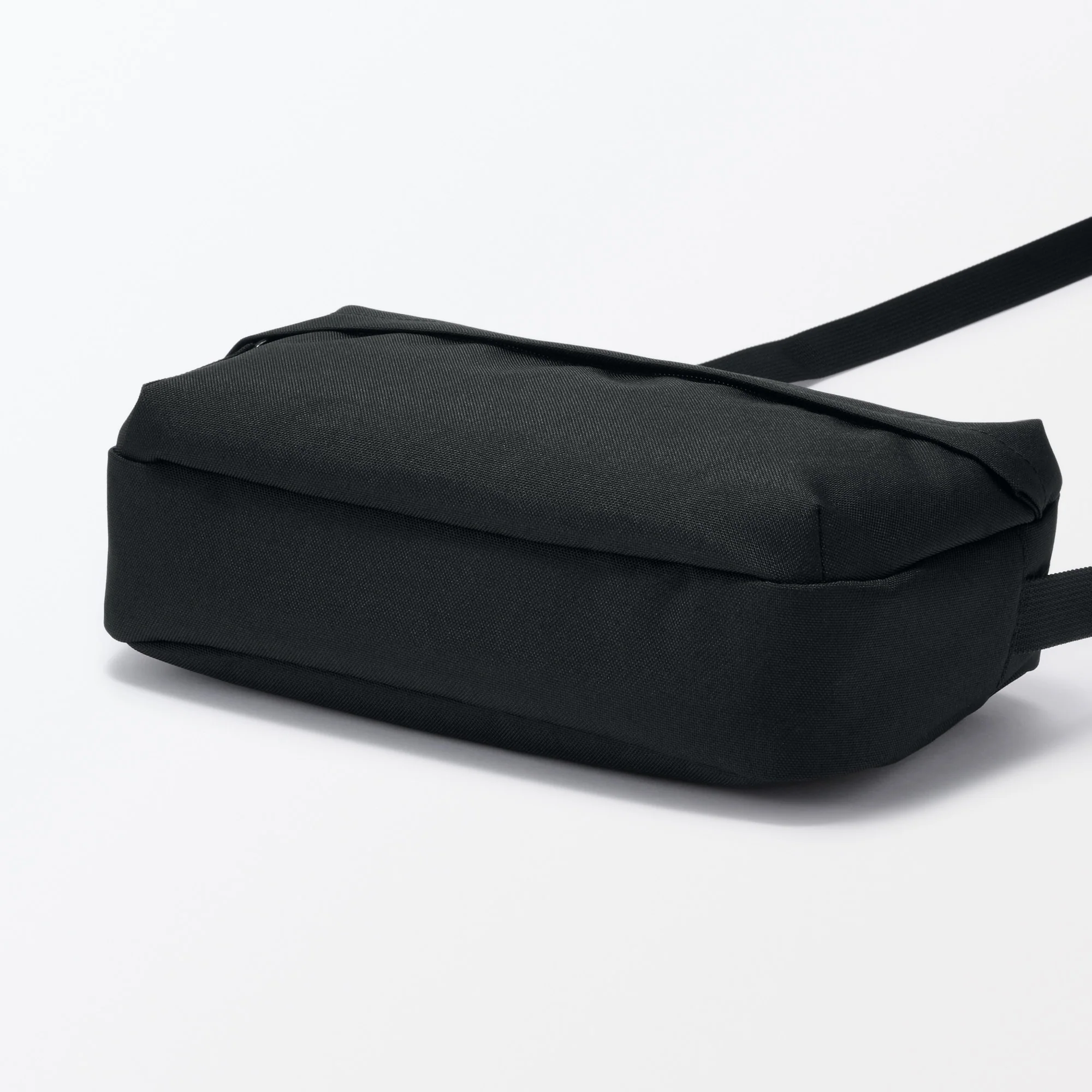Water Repellent Shoulder Bag - Image 19