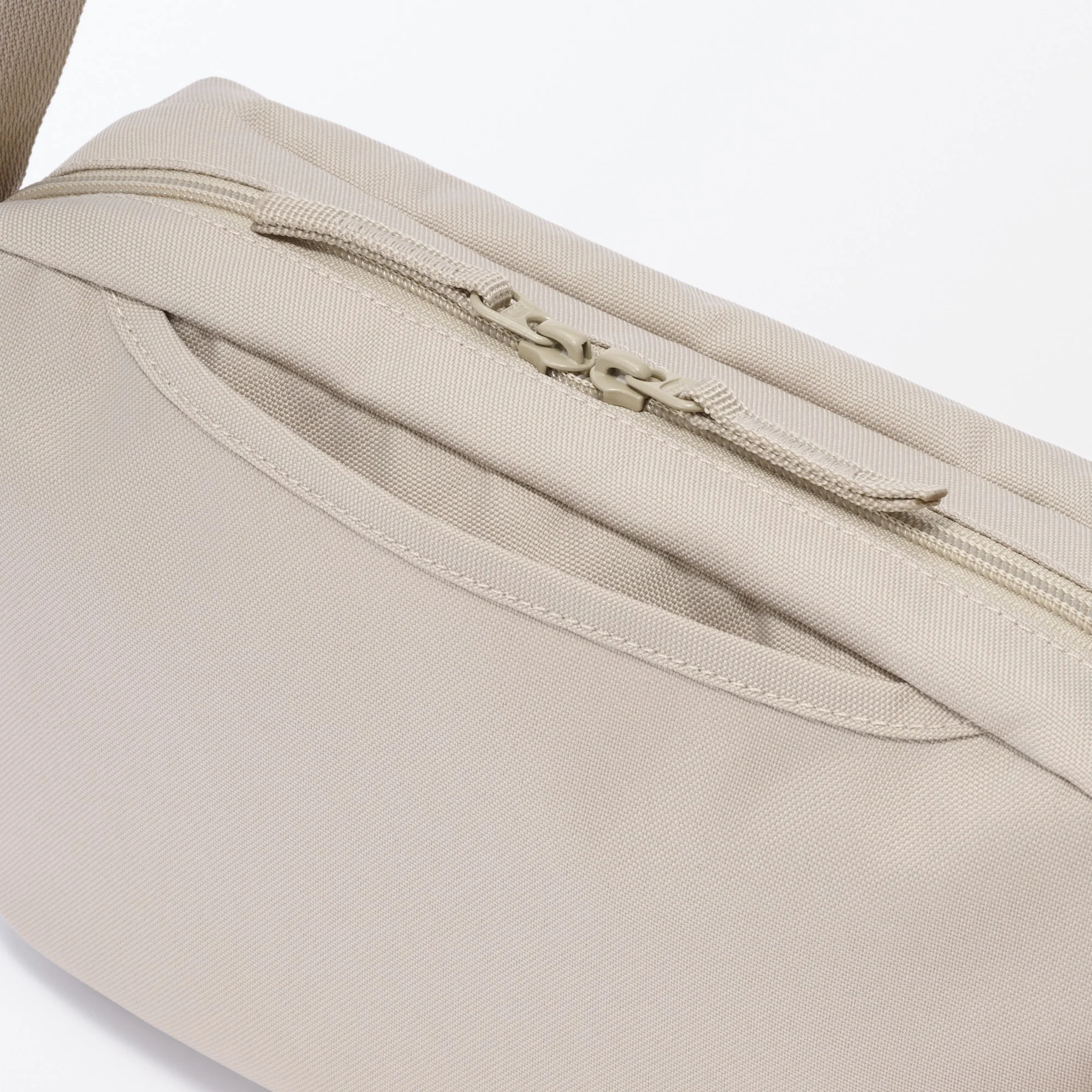 Water Repellent Shoulder Bag - Image 38