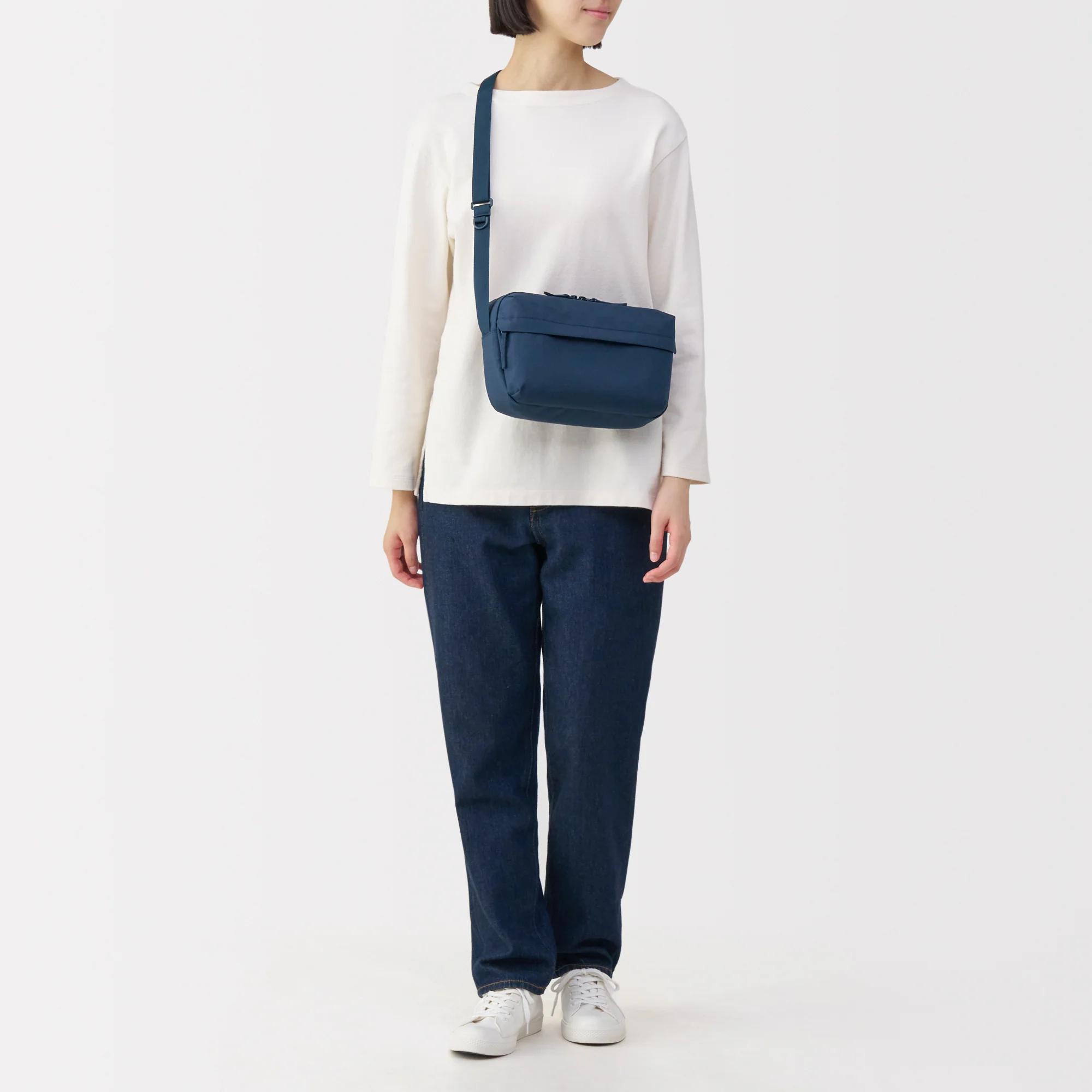 Water Repellent Shoulder Bag - Image 79
