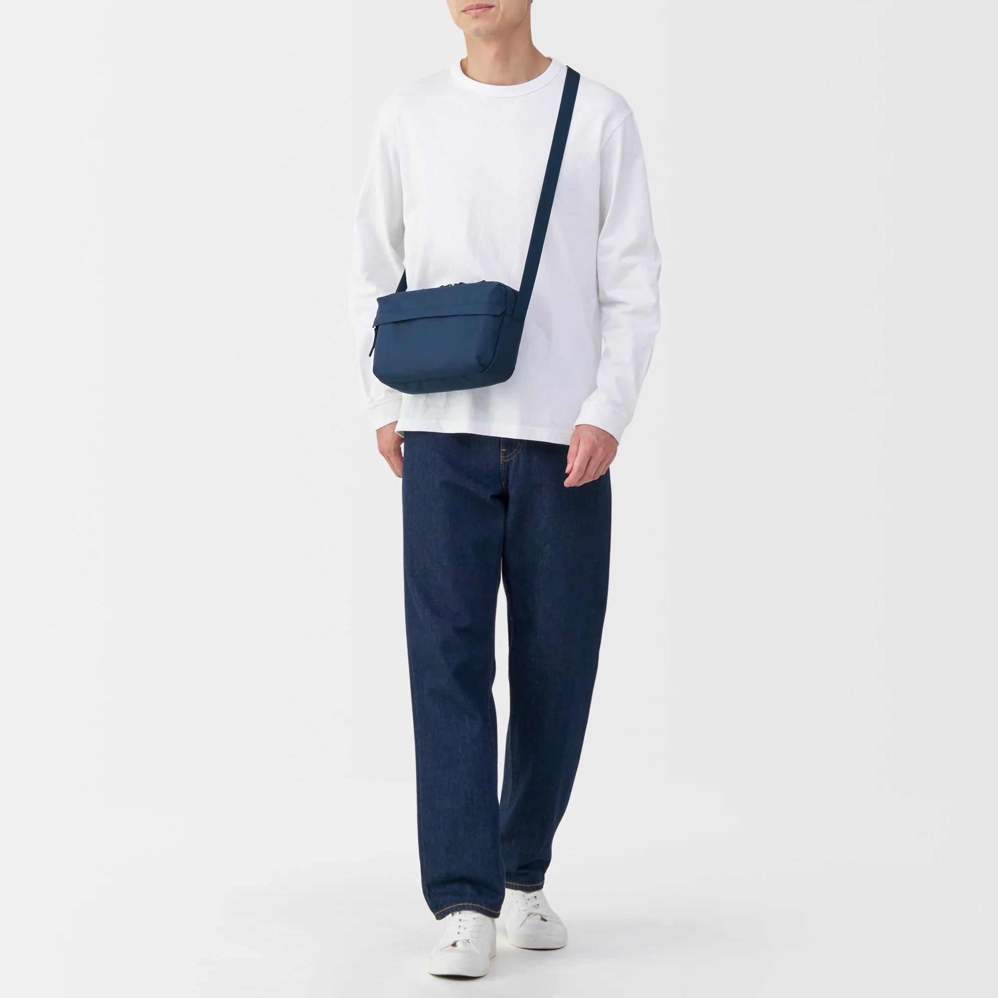 Water Repellent Shoulder Bag - Image 80