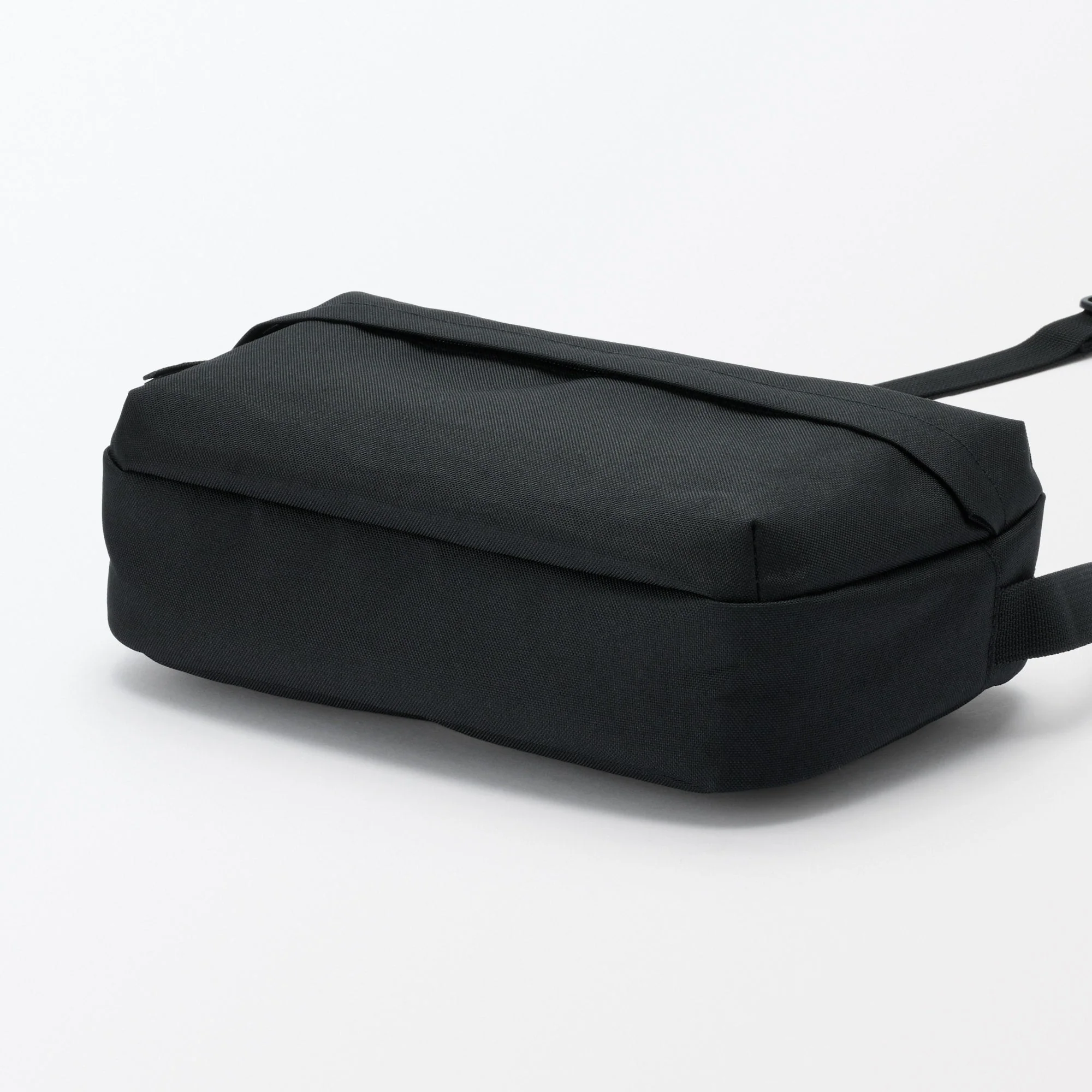 Water Repellent Shoulder Bag - Image 39