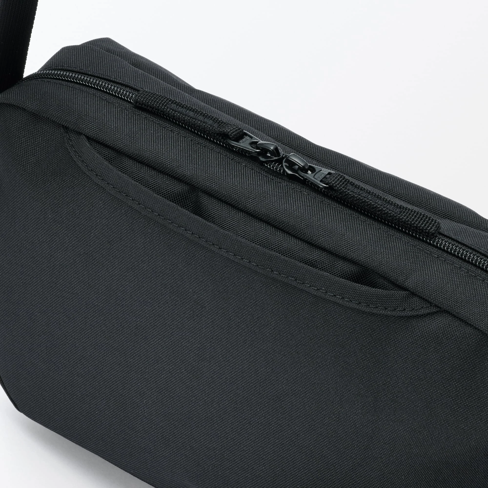 Water Repellent Shoulder Bag - Image 44