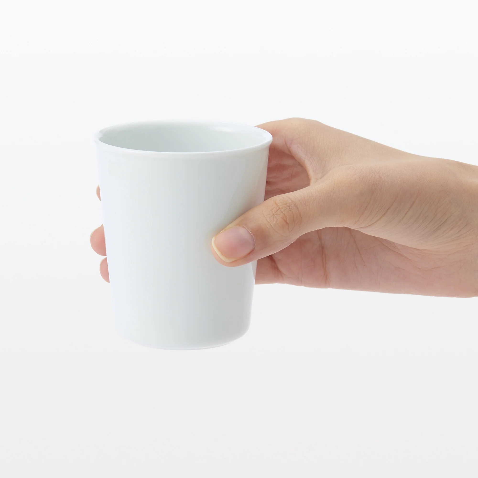 White Porcelain Gargle Cup - Image 2