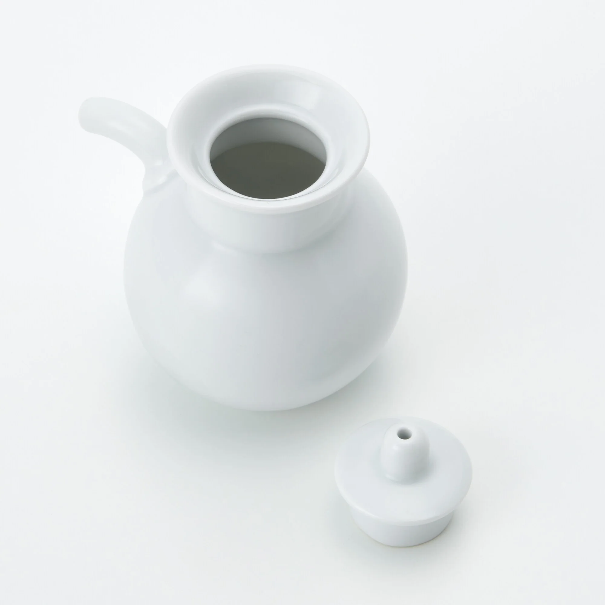 White Porcelain Sauce Pot - Image 5
