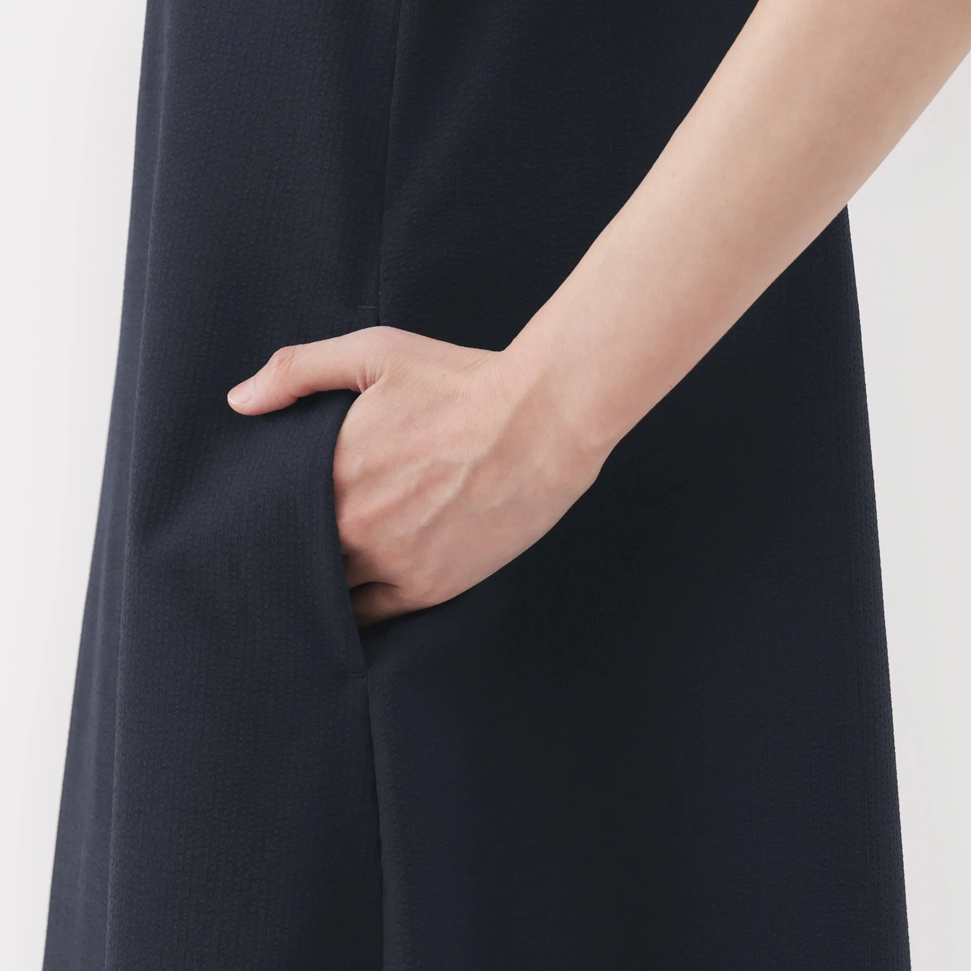 Women's Breathable Seersucker Sleeveless Dress - Image 9