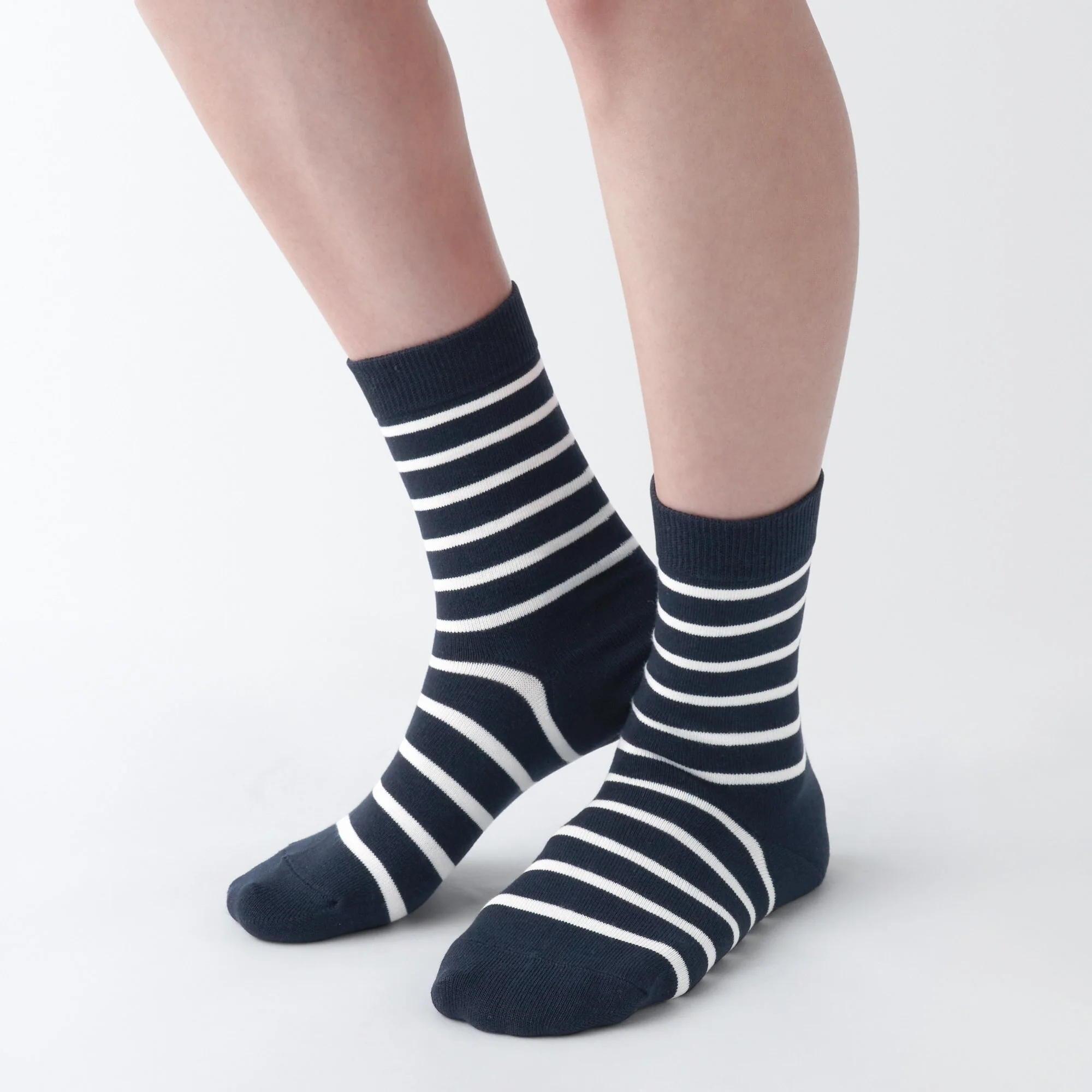 Right Angle 3 Layer Loose Top Socks - Image 5