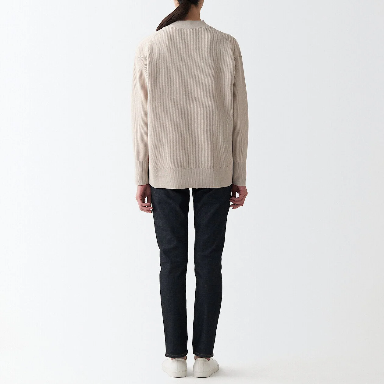Women's Shape Keep V-Neck Cardigan - Image 4