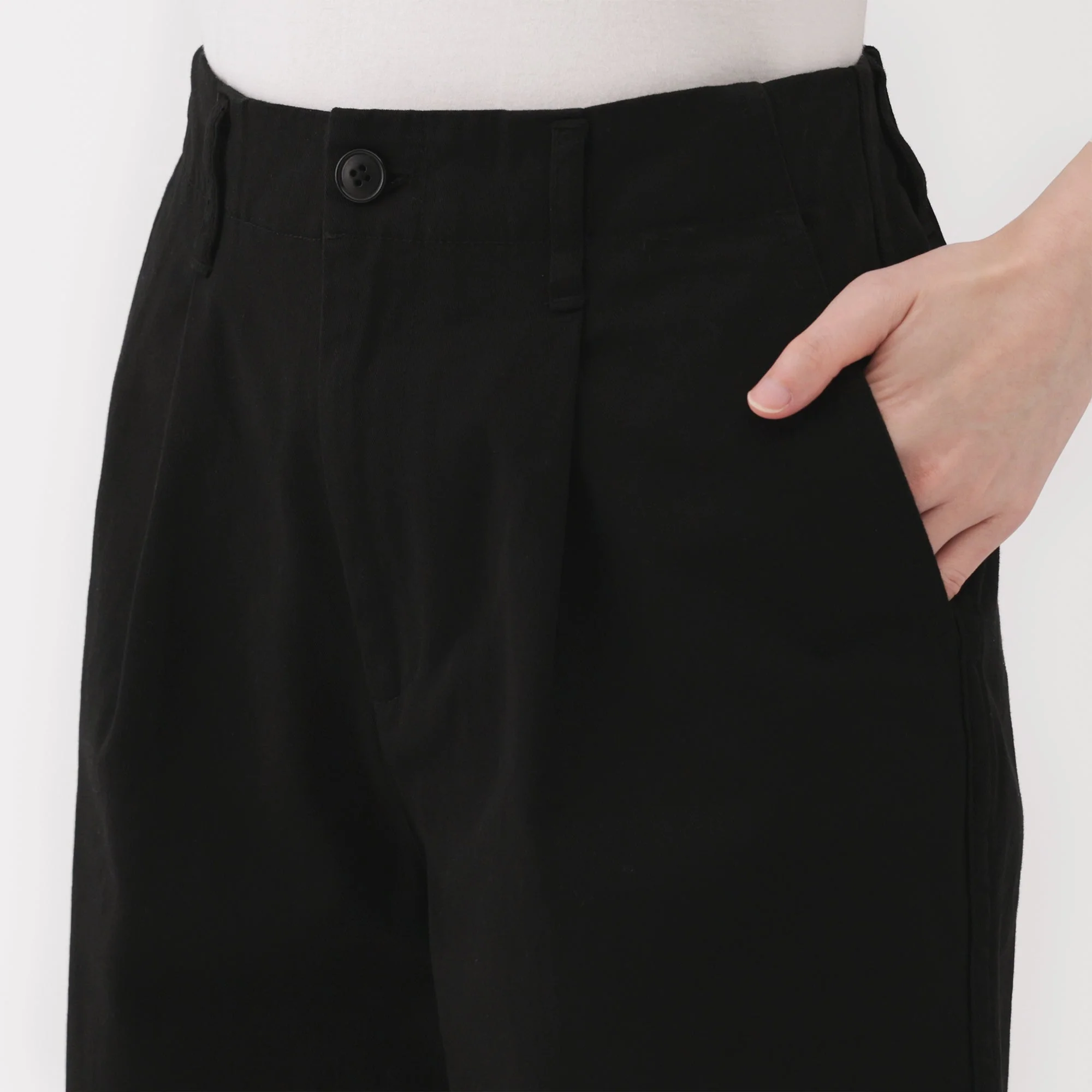 Women's Slub Yarn Chino Darted Shorts - Image 16