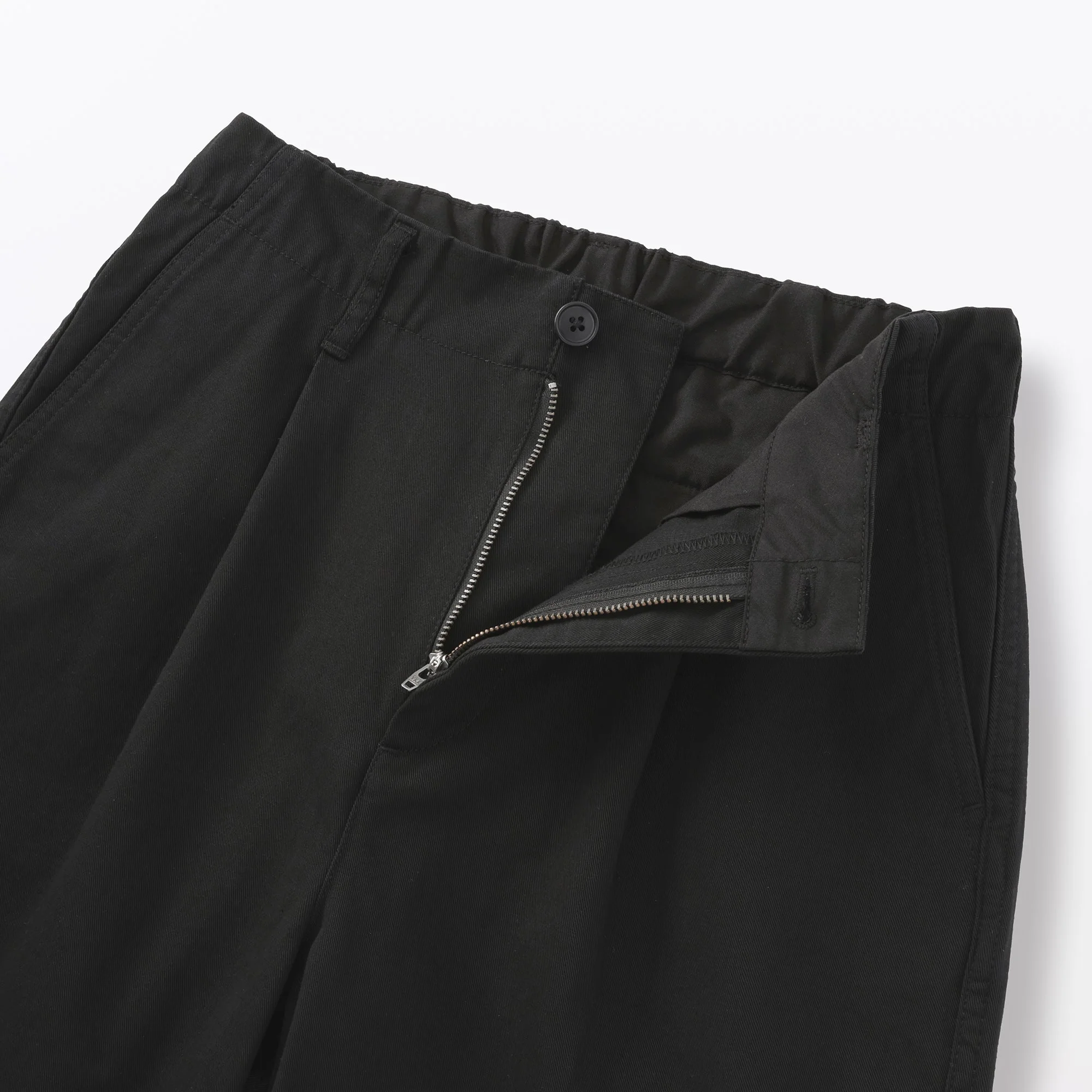 Women's Slub Yarn Chino Darted Shorts - Image 18