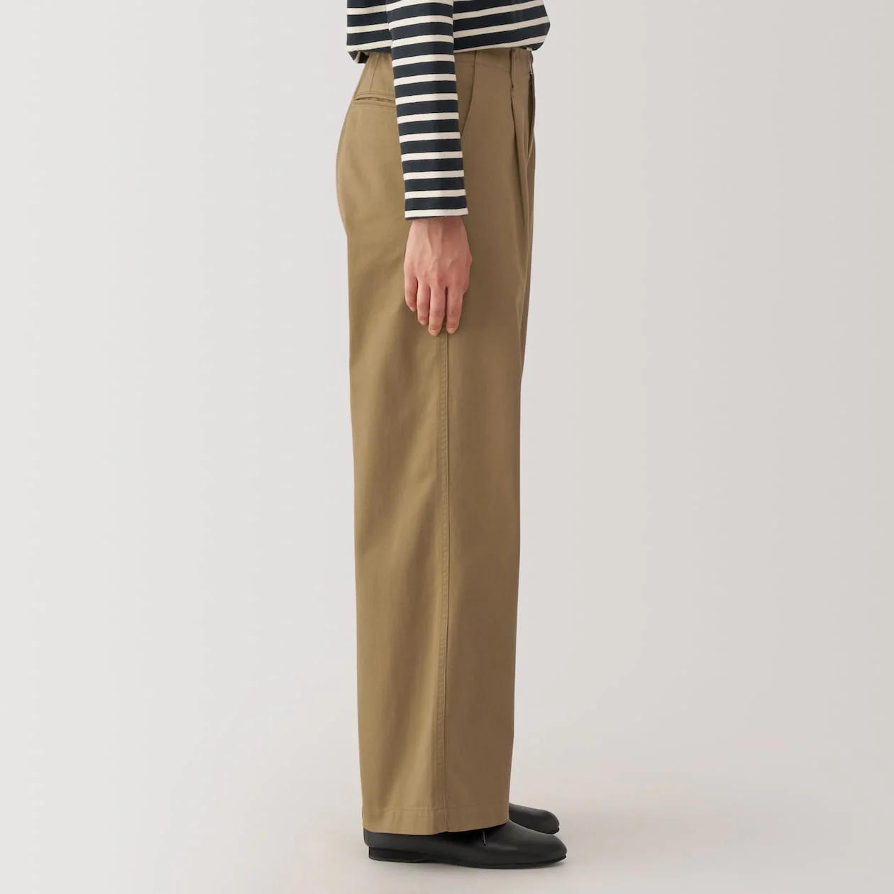 Women's Slub Yarn Chino Darted Wide Pants - Image 14
