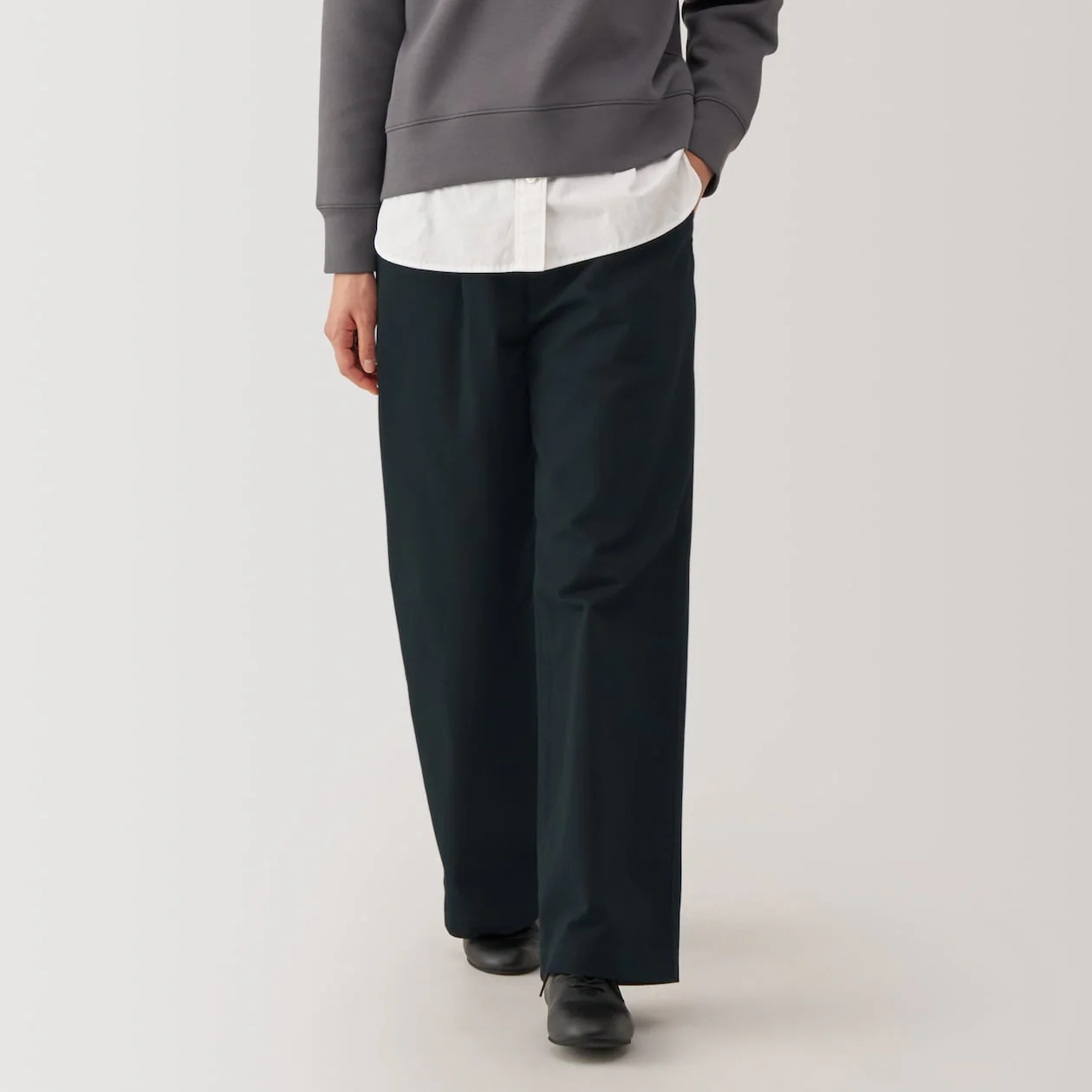 Women's Slub Yarn Chino Darted Wide Pants - Image 31