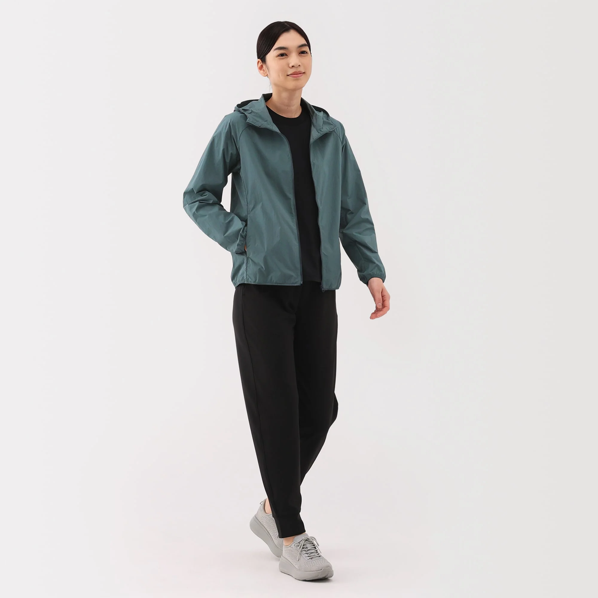 Women's Water Repellent Pocketable Jacket - Image 4