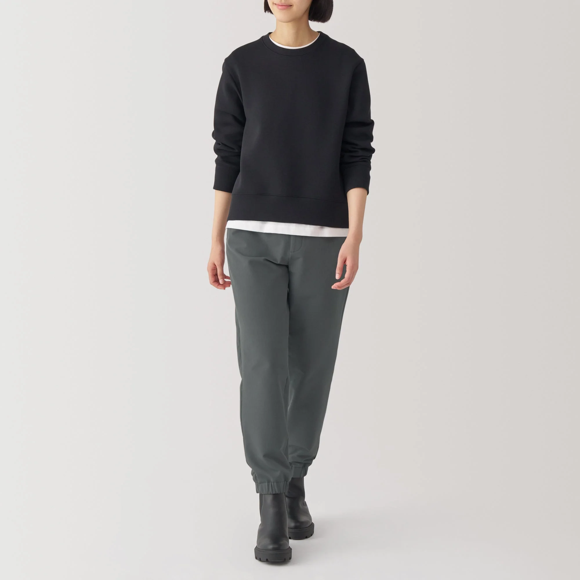Women's Wind Repellent Stretch Easy Tapered Pants - Image 4