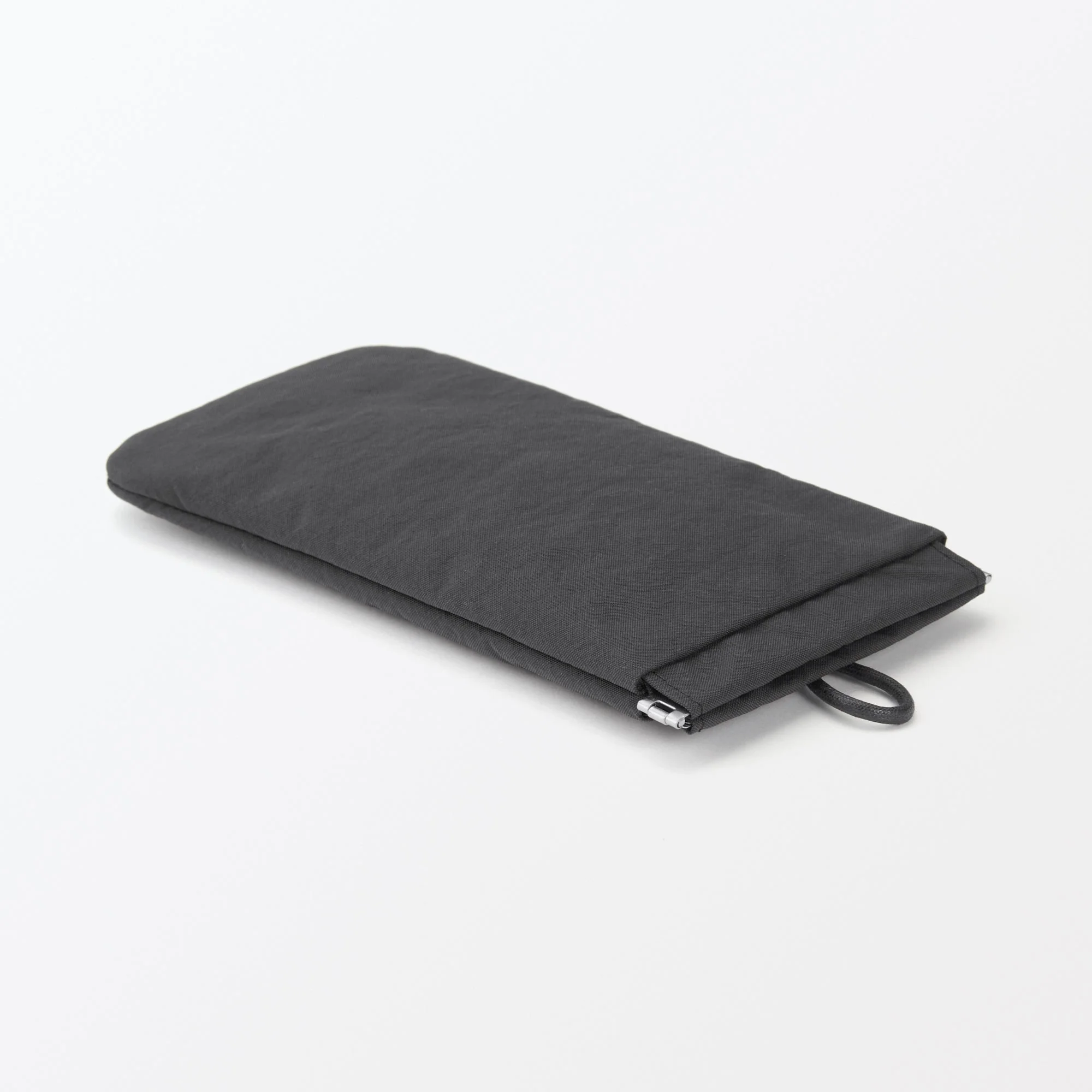 Wrinkled Nylon Self-Closing Flat Pouch - Medium - Image 16